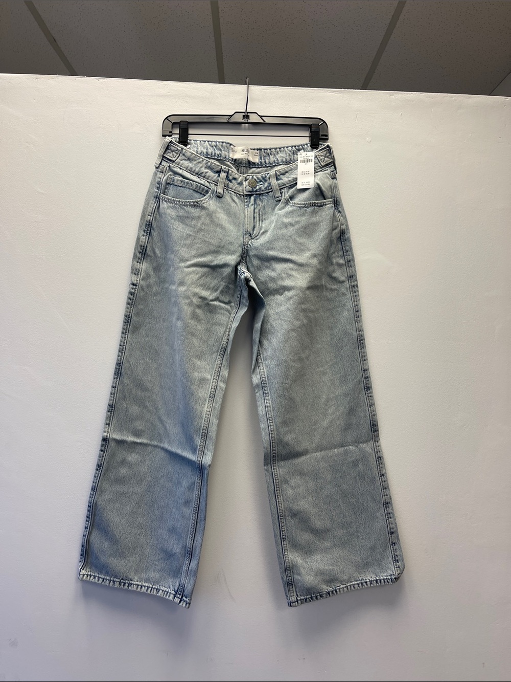 Hollister Light Blue Low-Rise Baggy Jeans Brand New